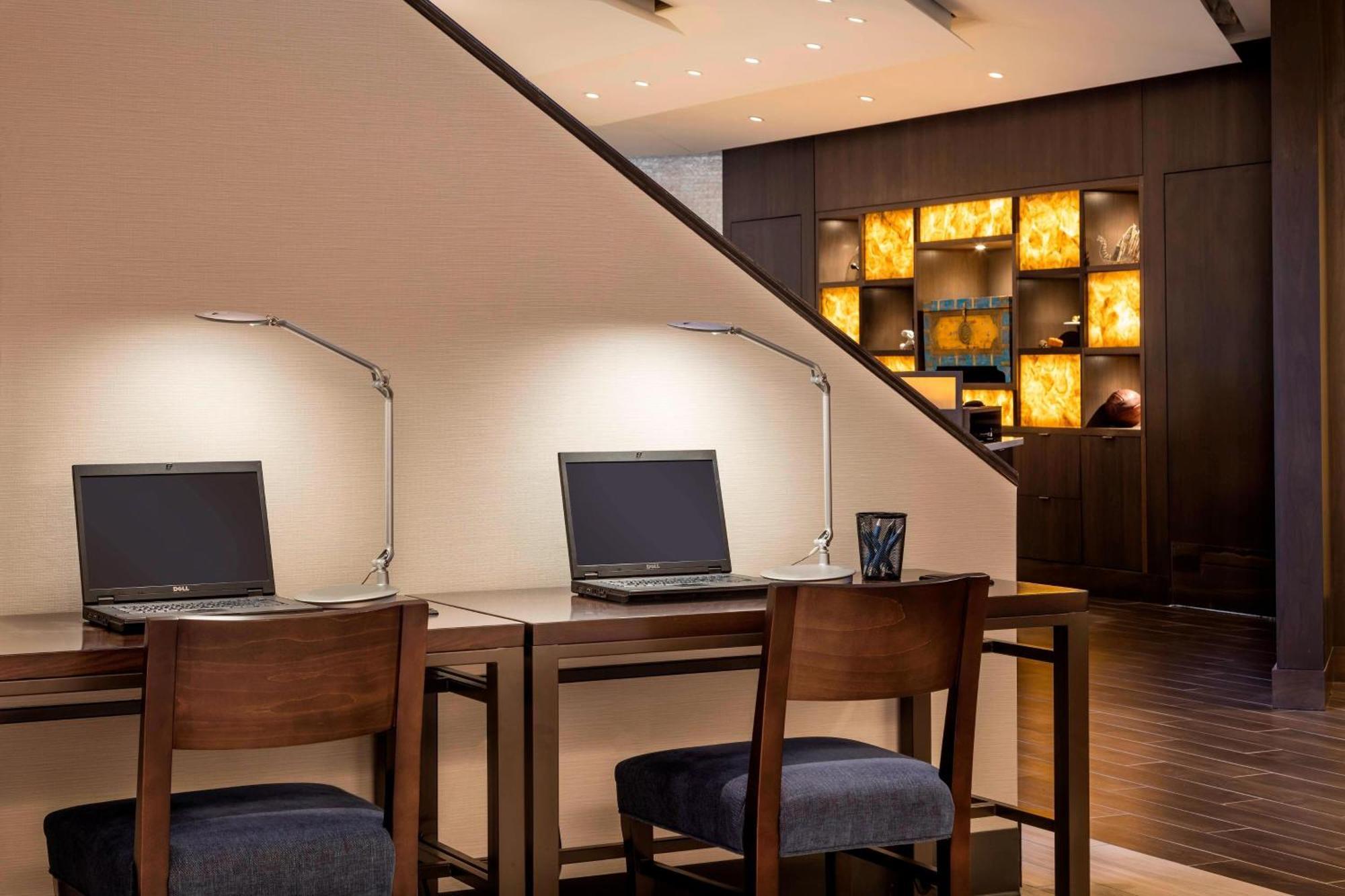 Four Points By Sheraton Norwood Conference Center Εξωτερικό φωτογραφία