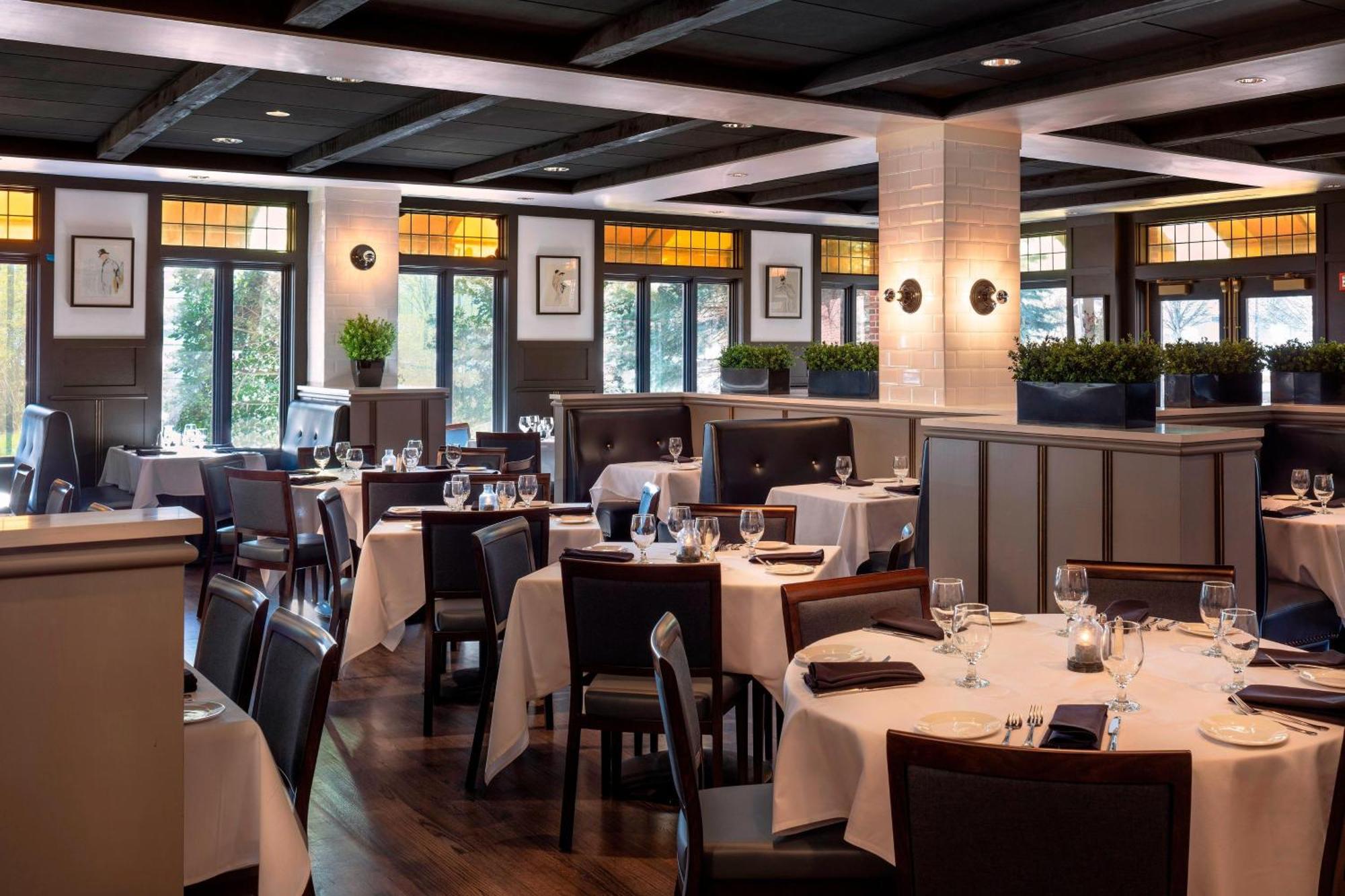 Four Points By Sheraton Norwood Conference Center Εξωτερικό φωτογραφία