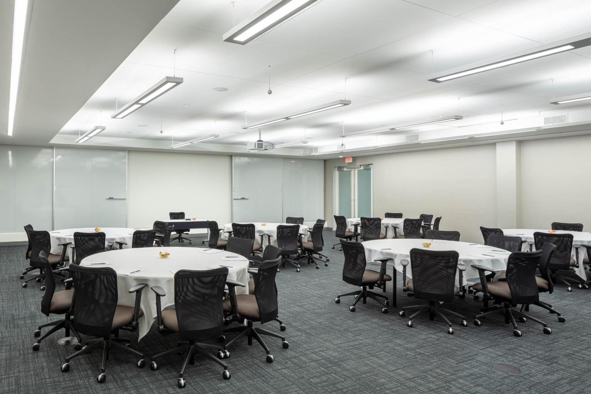 Four Points By Sheraton Norwood Conference Center Εξωτερικό φωτογραφία