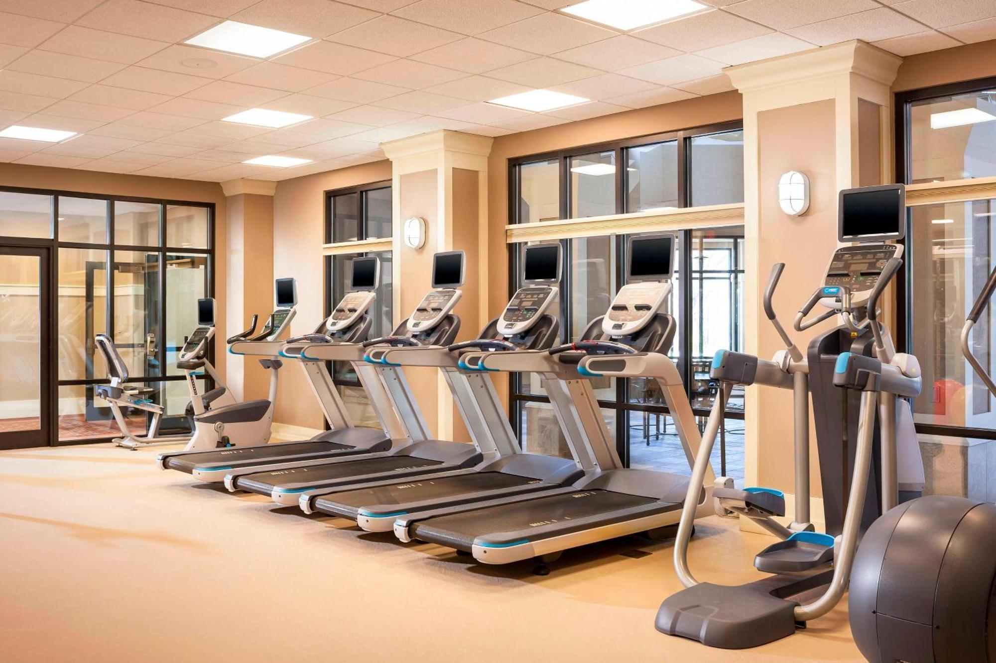 Four Points By Sheraton Norwood Conference Center Εξωτερικό φωτογραφία